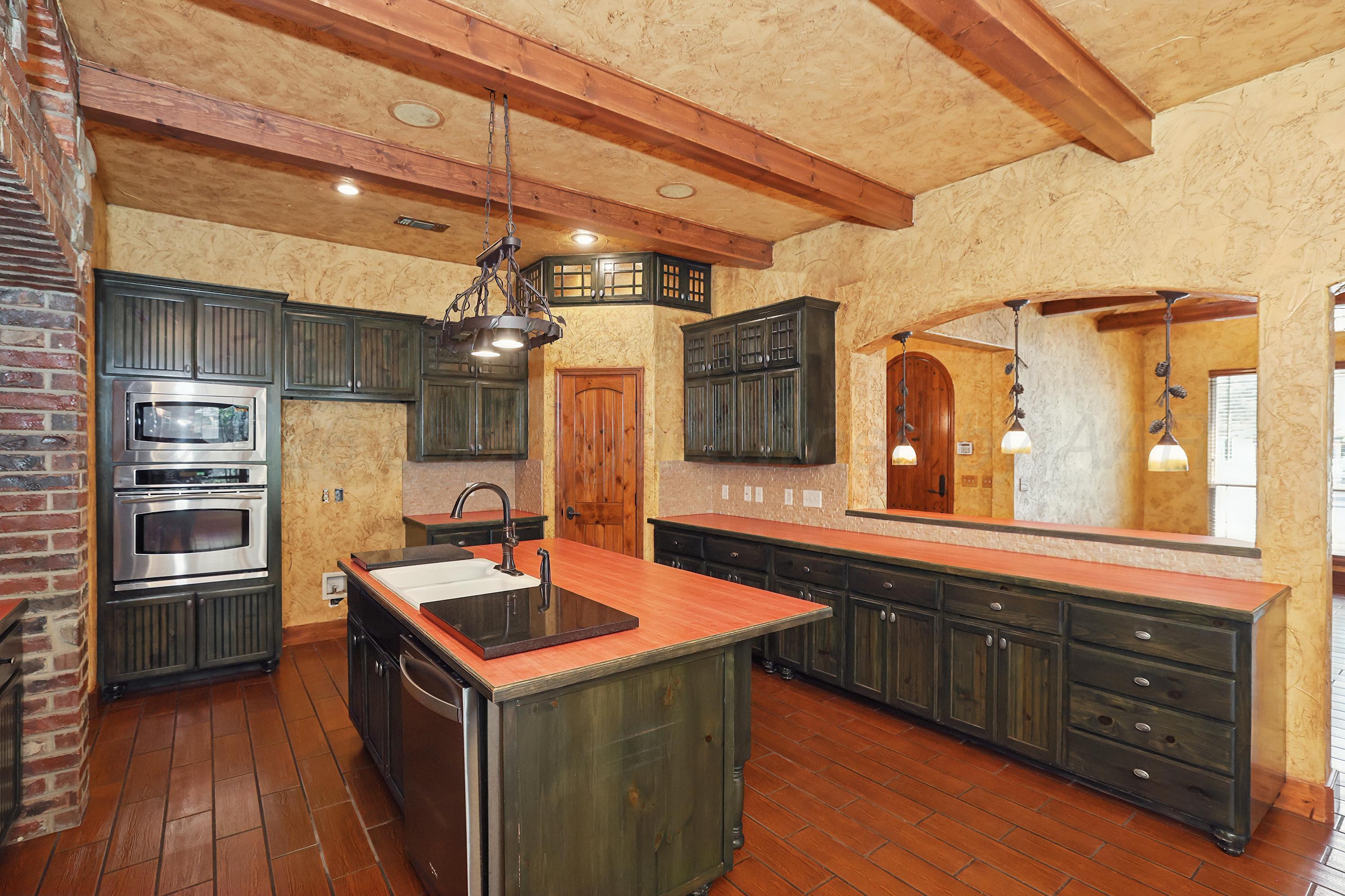 6000 Riley Elizabeth Place Amarillo, TX 79119 - Photo 8 of 35 Kitchen