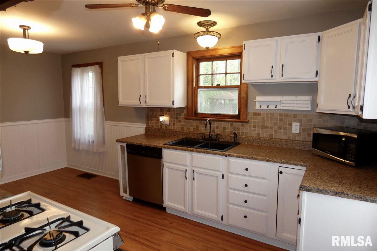 815 Morris Street Washington, IL 61571 - Photo 10 of 30