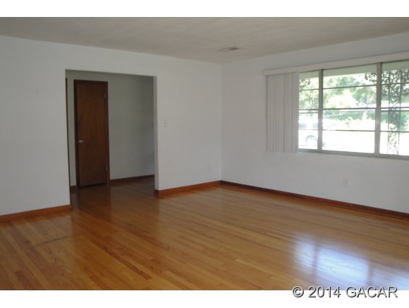 3805 Southwest 4th Place Gainesville, FL 32607 - Photo 14 of 24 Access to the Hallway