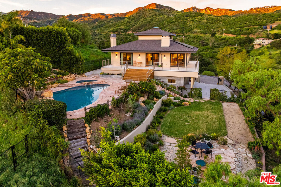 27008 Old Chimney Road Malibu, CA 90265 - Photo 5 of 34