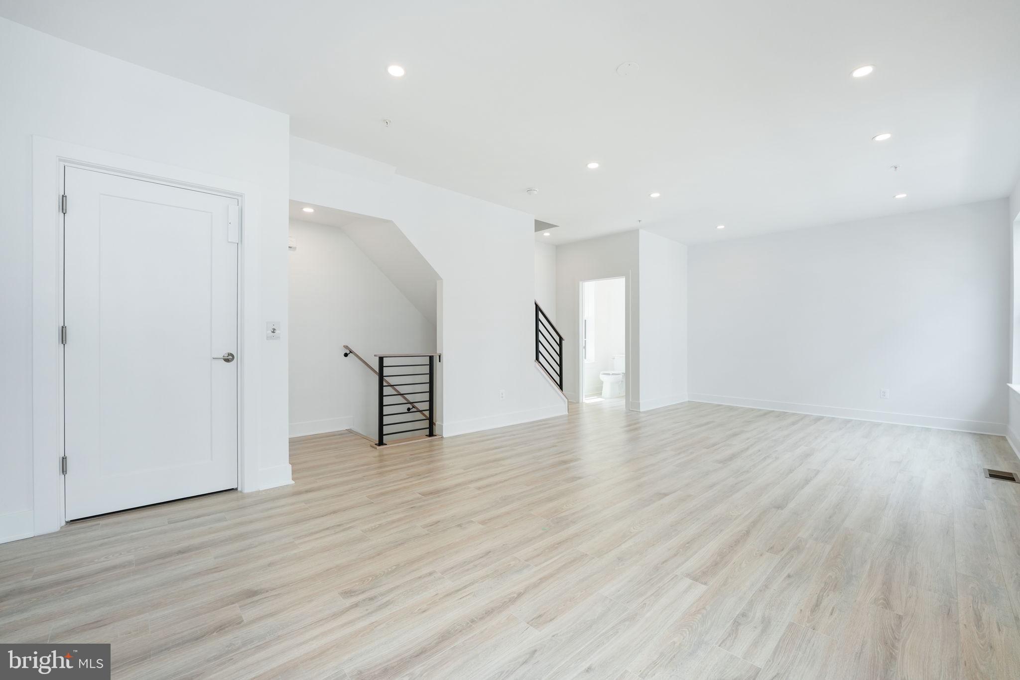 11232 Bunsen Street Reston, VA 20190 - Photo 16 of 52