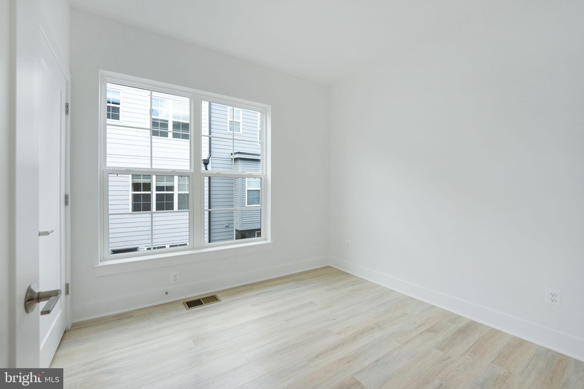 11232 Bunsen Street Reston, VA 20190 - Photo 30 of 52