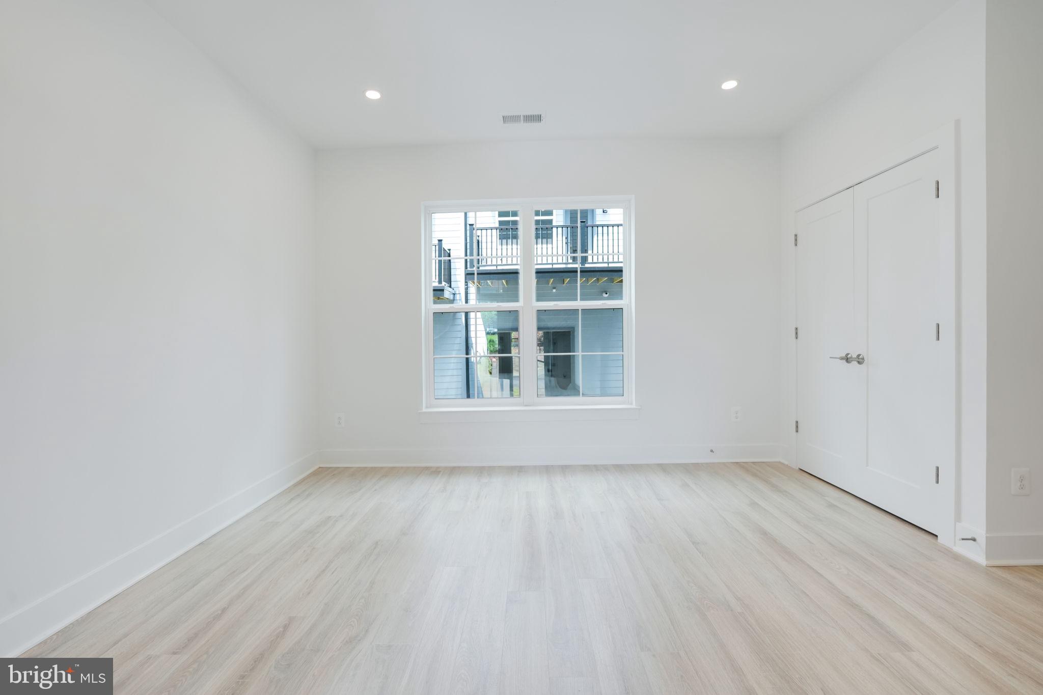 11232 Bunsen Street Reston, VA 20190 - Photo 31 of 52