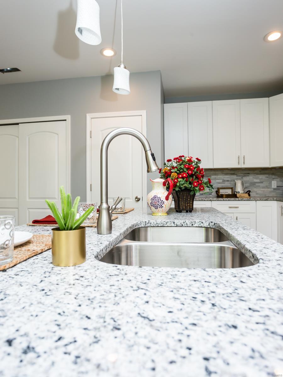 10340 Lackland Road St. Louis, MO 63114 - Photo 14 of 39 Gallery Image 14
