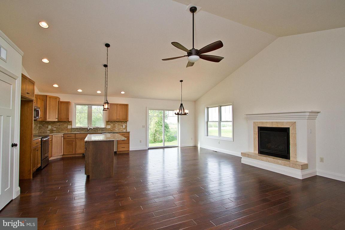 475 Hamilton Road, Unit 13 Lancaster, PA 17603 - Photo 3 of 42 Gallery Image 3