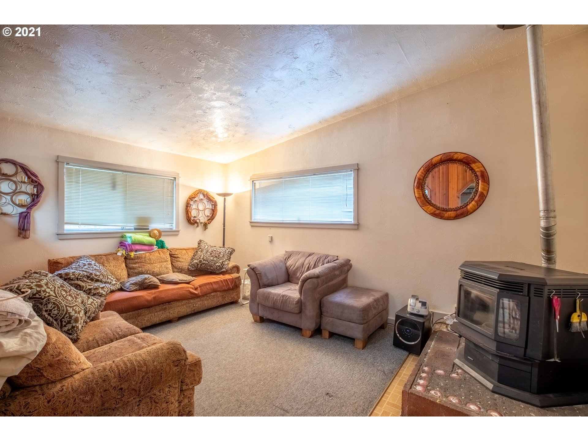 63529 South Spring Road Coos Bay, OR 97420 - Photo 20 of 32 Gallery Image 20