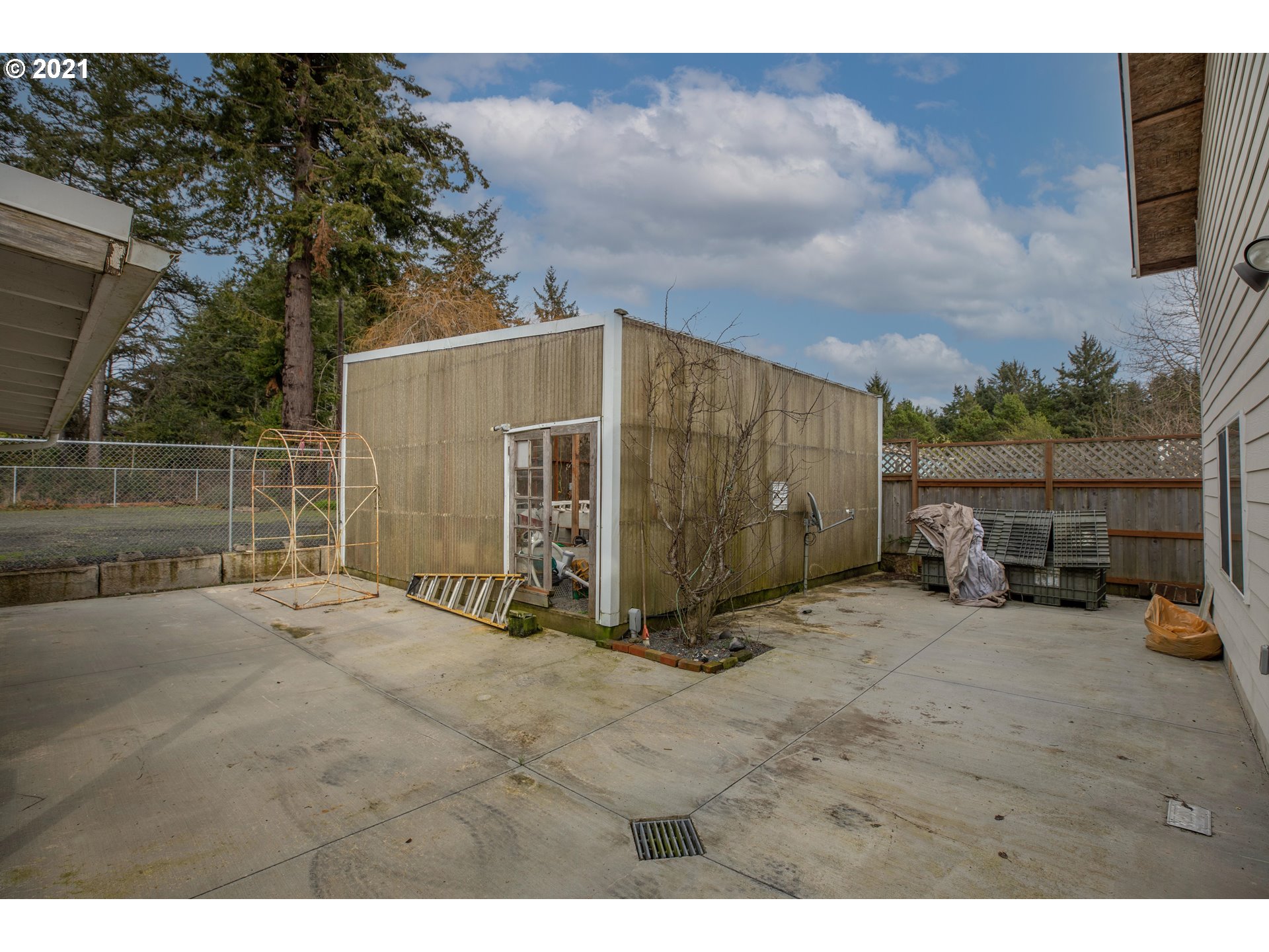 63529 South Spring Road Coos Bay, OR 97420 - Photo 10 of 32 Gallery Image 10