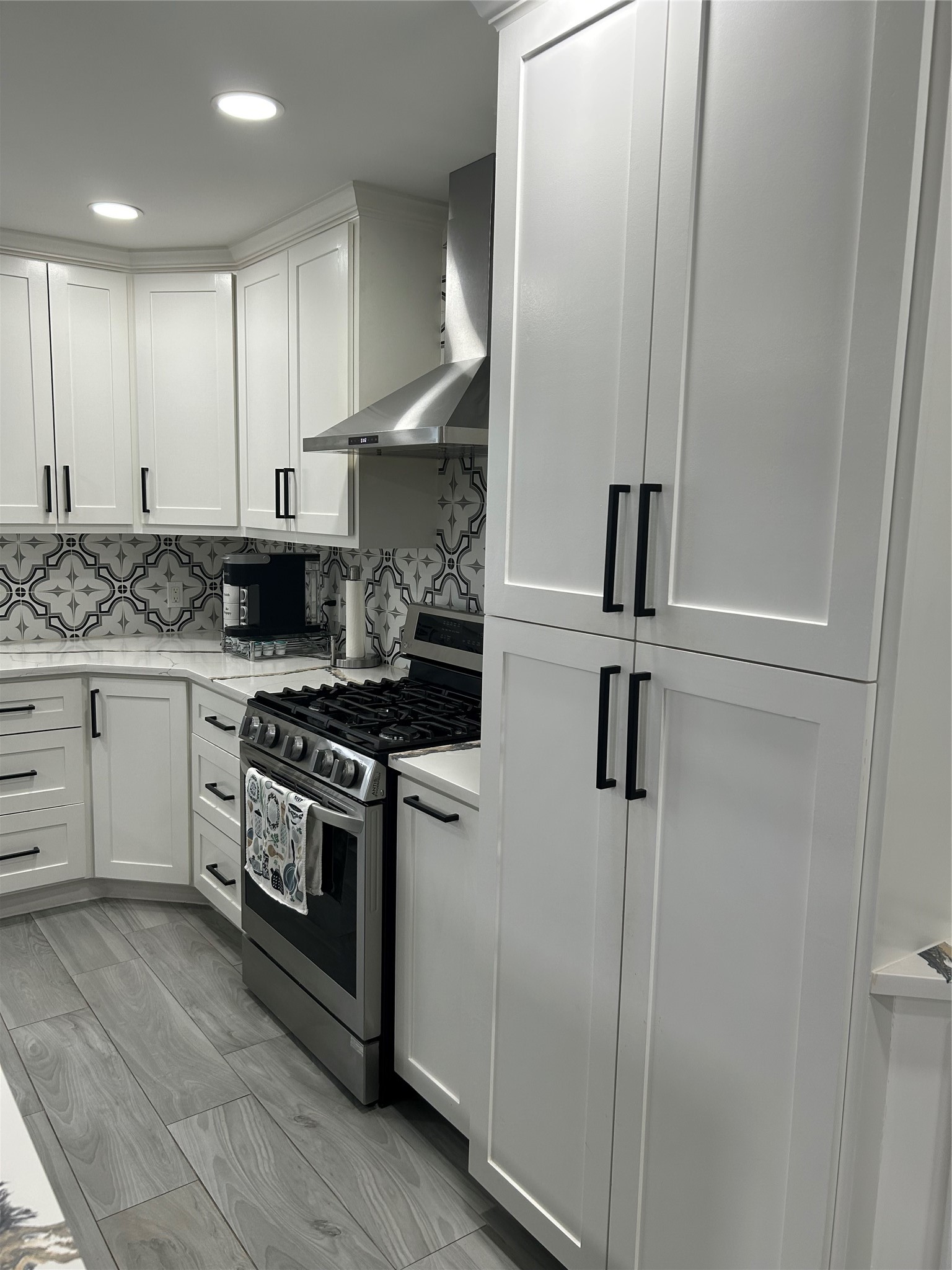 16346 St Helena Way Houston, TX 77053 - Photo 7 of 33 KITCHEN STORAGE
