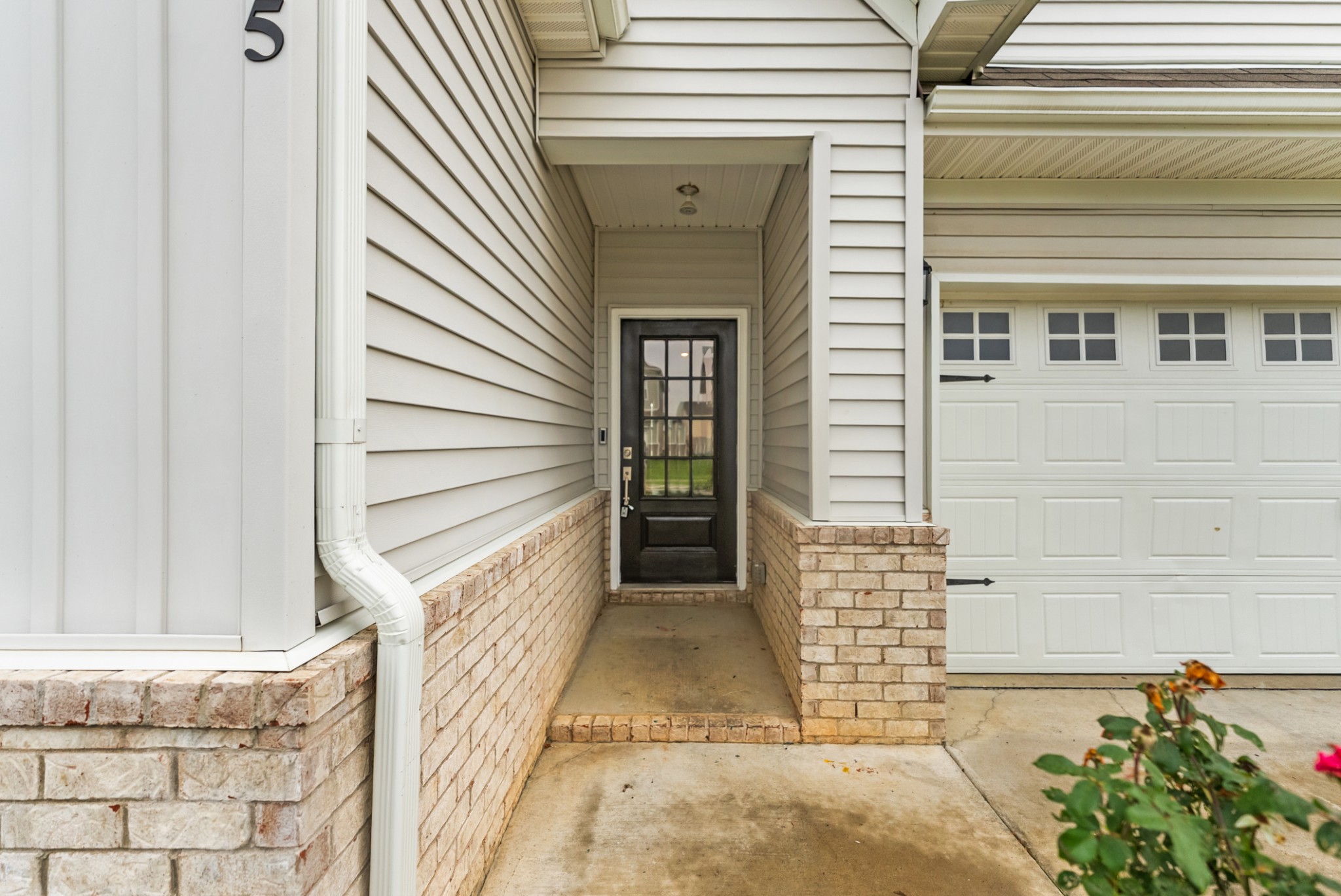 1255 Inverness Pass Lebanon, TN 37087 - Photo 6 of 40 a view of entryway