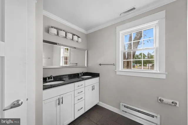 $204,900 | 200 Hurlock Avenue, Hurlock, MD 21643