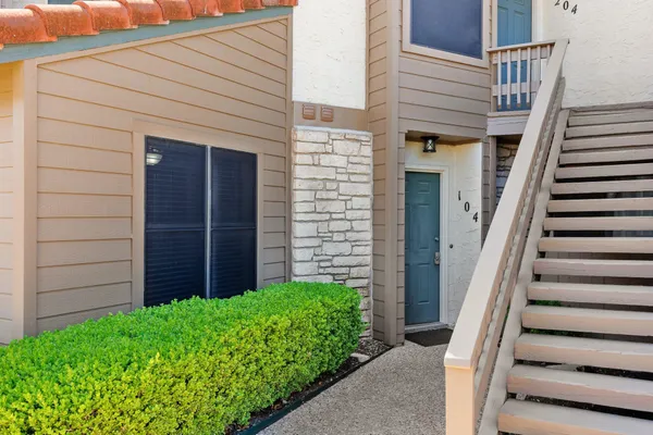 $419,000 | 509 Short Circuit, Unit 104, Horseshoe Bay, TX 78657