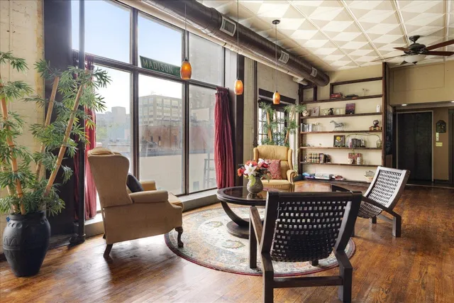 $449,000 | 107 Madison Avenue, Unit 401, Memphis, TN 38103