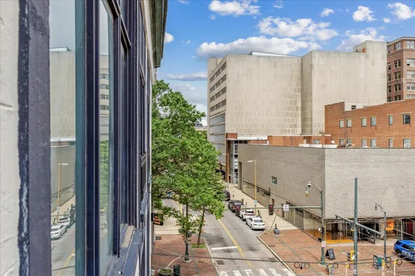 $449,000 | 107 Madison Avenue, Unit 401, Memphis, TN 38103