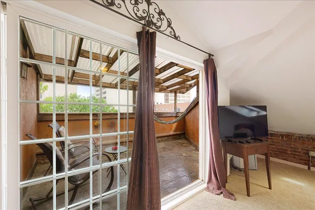 $449,000 | 107 Madison Avenue, Unit 401, Memphis, TN 38103