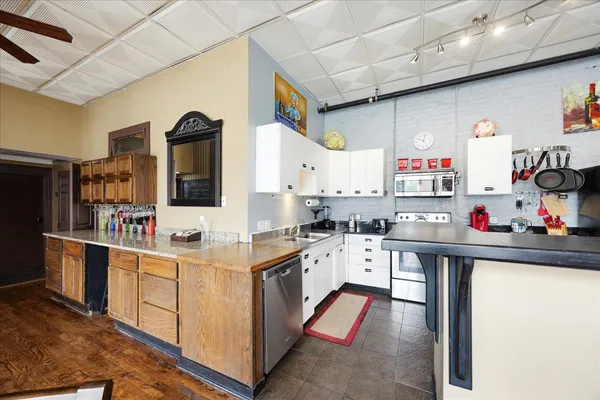 $449,000 | 107 Madison Avenue, Unit 401, Memphis, TN 38103