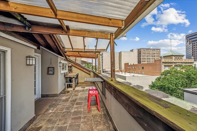 $449,000 | 107 Madison Avenue, Unit 401, Memphis, TN 38103