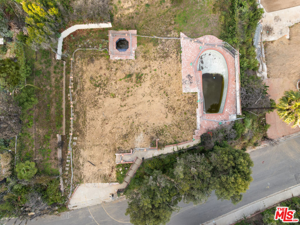 1412 Marinette Road Pacific Palisades, CA 90272 - Photo 4 of 8