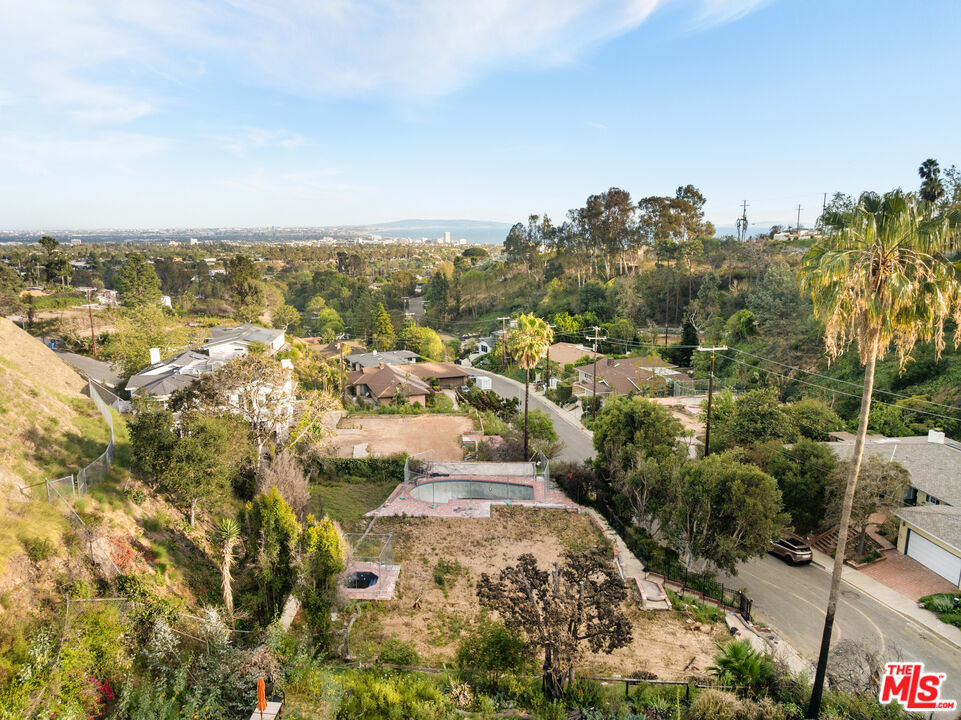 1412 Marinette Road Pacific Palisades, CA 90272 - Photo 5 of 8