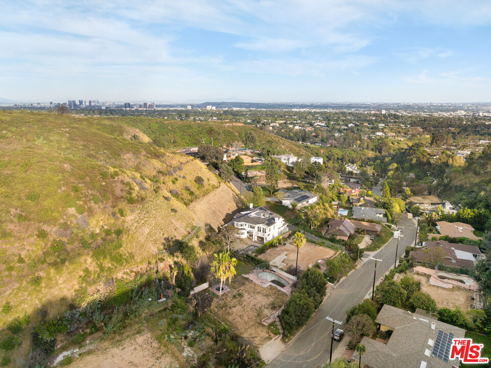 1412 Marinette Road Pacific Palisades, CA 90272 - Photo 7 of 8