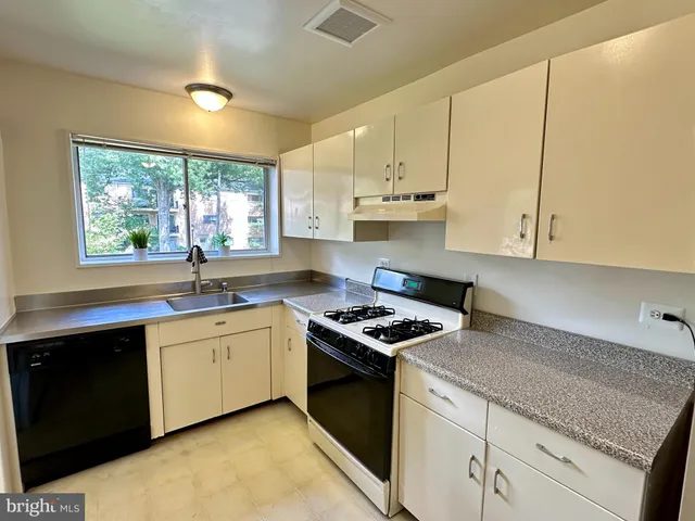 $245,000 | 10630 Montrose Avenue, Unit 104, Bethesda, MD 20814