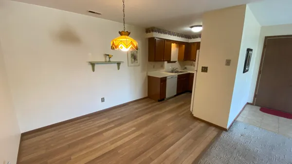 $176,886 | 9621 Merrillville Road, Unit 203, Crown Point, IN 46307