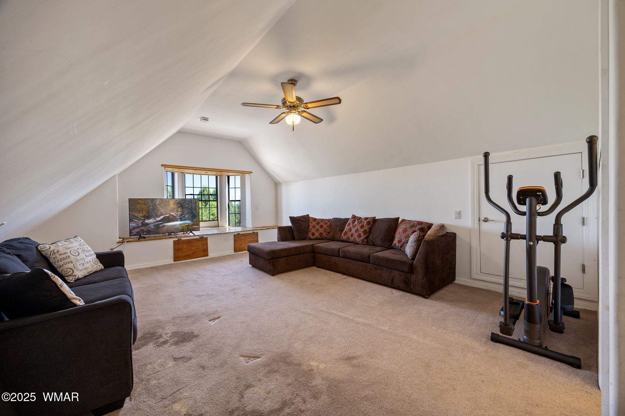 6853 Rim Rock Road Show Low, AZ 85901 - Photo 22 of 42 4th Bedroom/ Bonus room upstairs