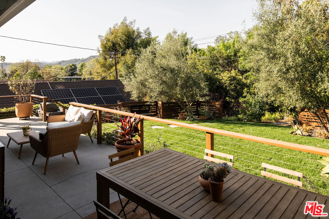 258 Redwood Drive Pasadena, CA 91105 - Photo 22 of 34 a view of sitting area with furniture