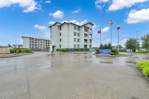 $425,000 | 199 Waterpoint Court, Unit 303, Conroe, TX 77356
