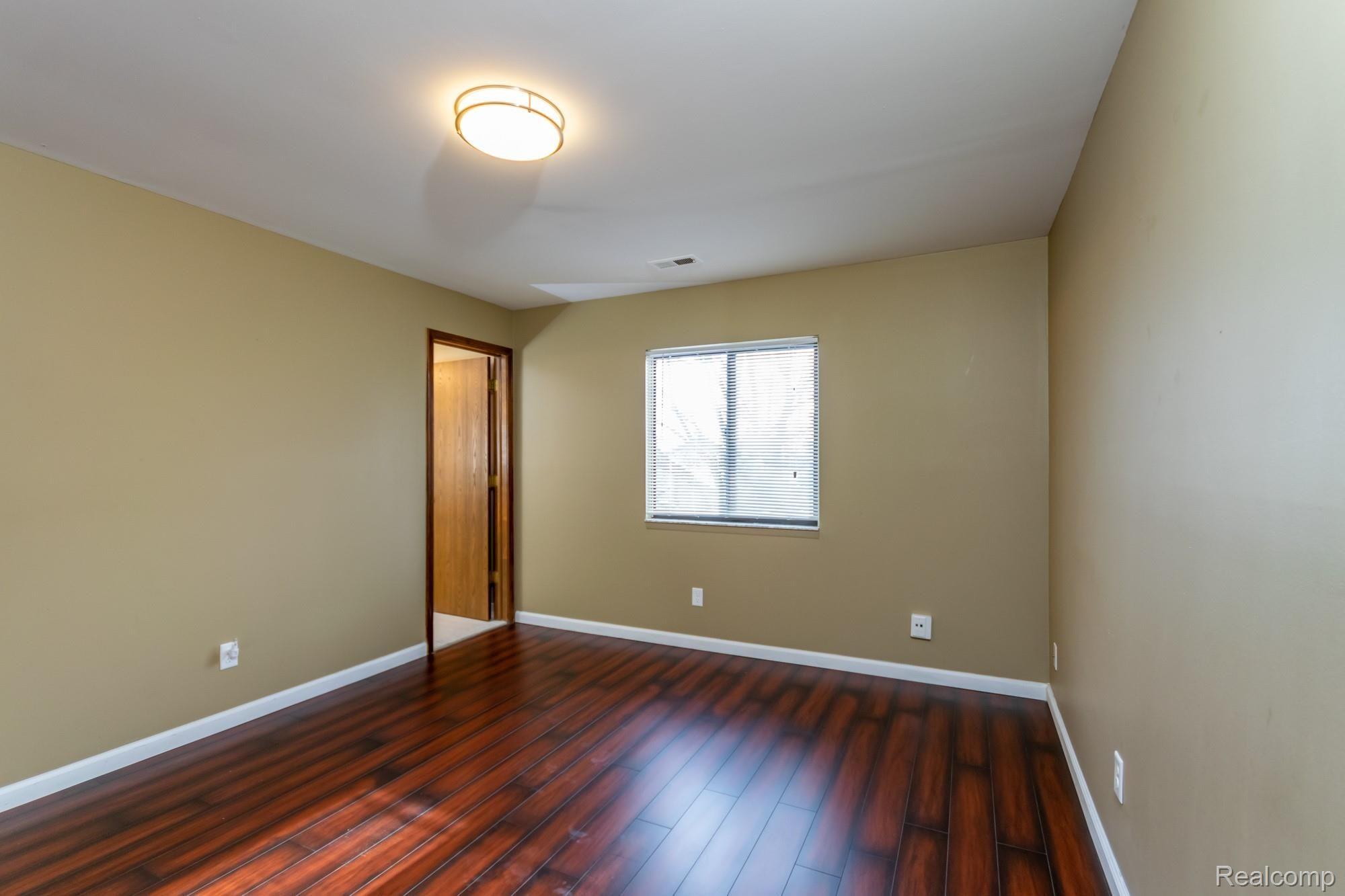 1504 Meadowside Drive Rochester, MI 48307 - Photo 13 of 26 _DSC0034.jpg