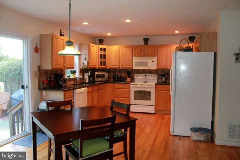 211 Canyon Road Winchester, VA 22602 - Photo 1 of 23 Kitchen