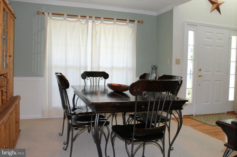 211 Canyon Road Winchester, VA 22602 - Photo 19 of 23 Dining Room