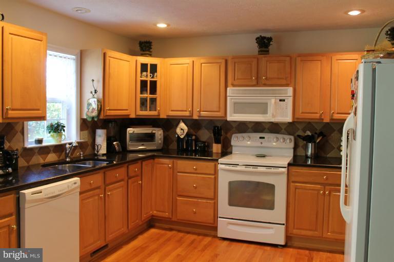 211 Canyon Road Winchester, VA 22602 - Photo 9 of 23 Kitchen