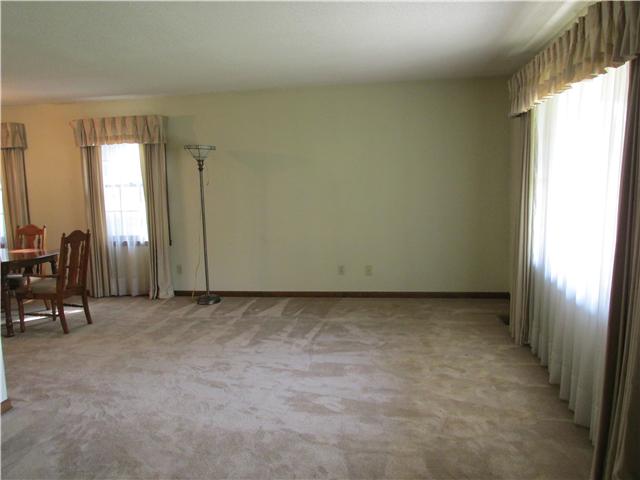 131 Winstead Road Manchester, TN 37355 - Photo 4 of 18 Beautiful formal living room