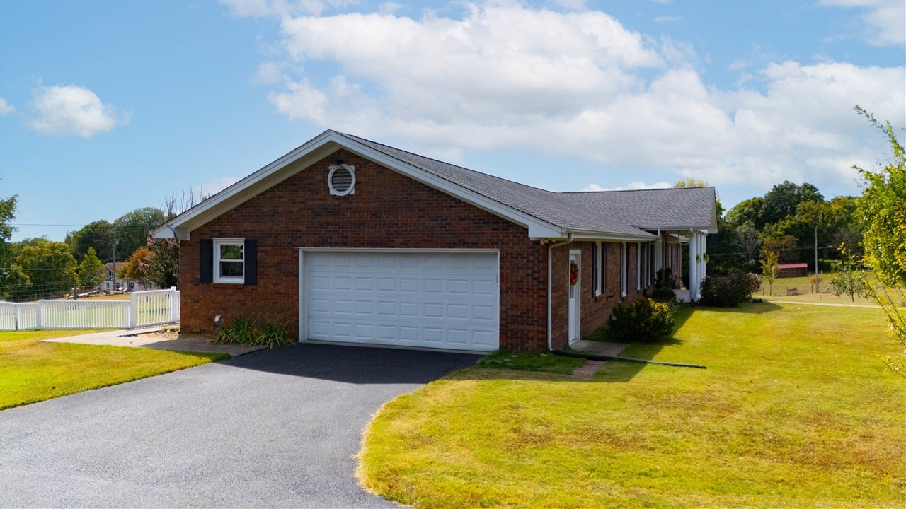 1941 Finney Road Glasgow, KY 42141 - Photo 6 of 84 Gallery Image 6
