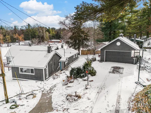 $669,900 | 10848 Simpson West, Greenville, MI 48838