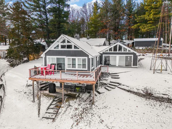 $669,900 | 10848 Simpson West, Greenville, MI 48838