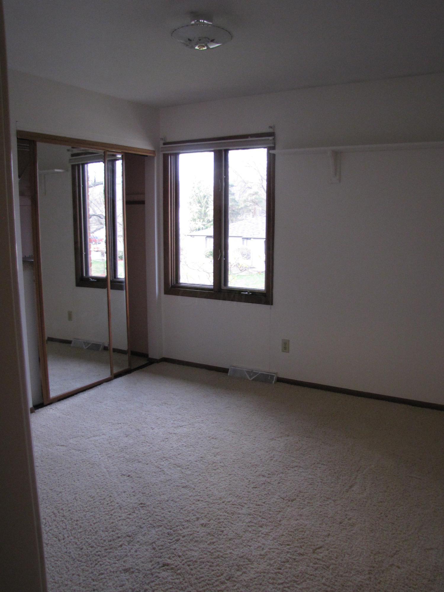 666 Greenwood Road Columbus, OH 43213 - Photo 14 of 19