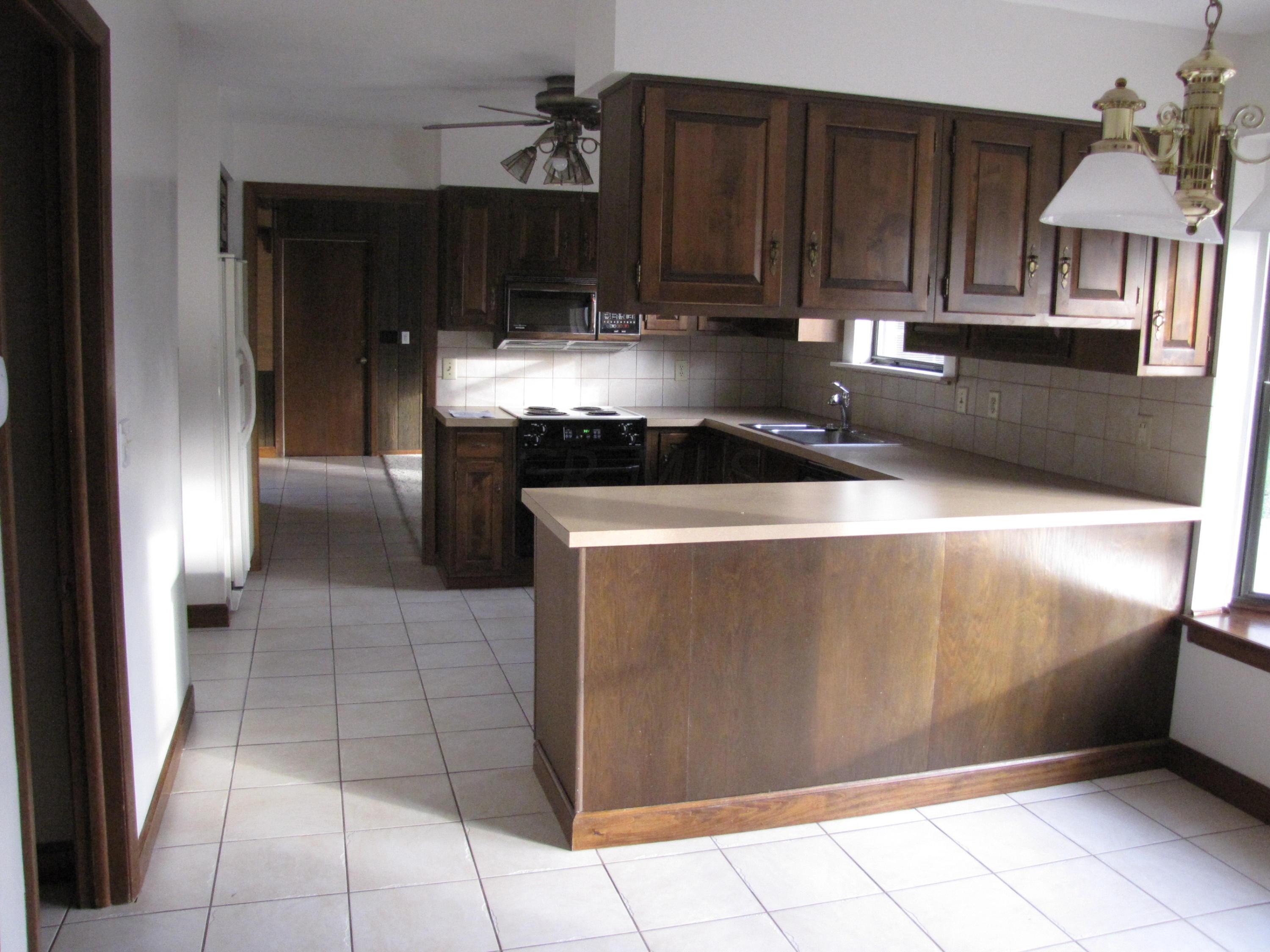 666 Greenwood Road Columbus, OH 43213 - Photo 6 of 19