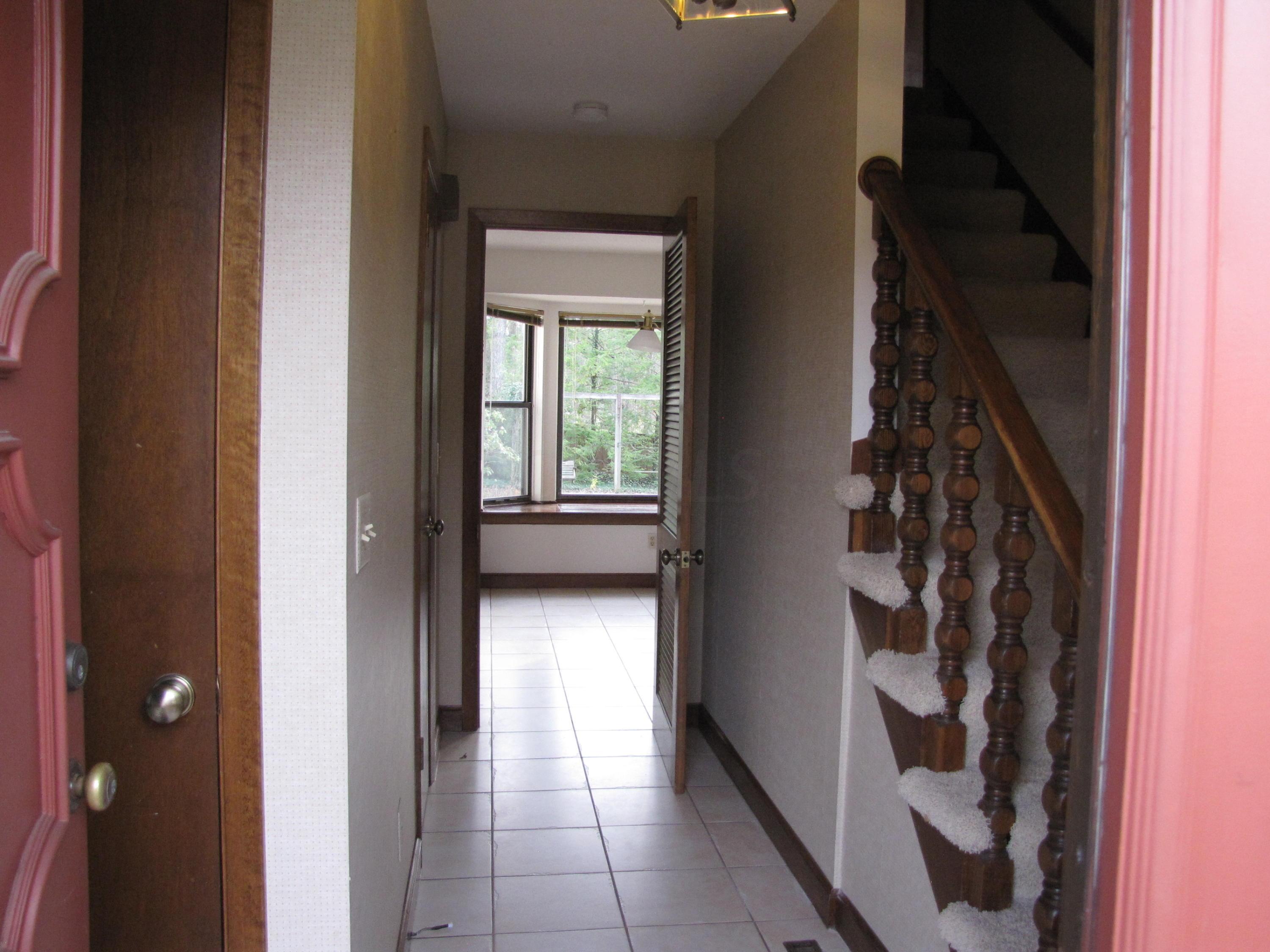 666 Greenwood Road Columbus, OH 43213 - Photo 9 of 19