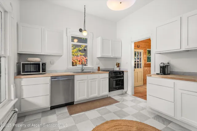 $35,000 | 406 West Smuggler Street, Aspen, CO 81611