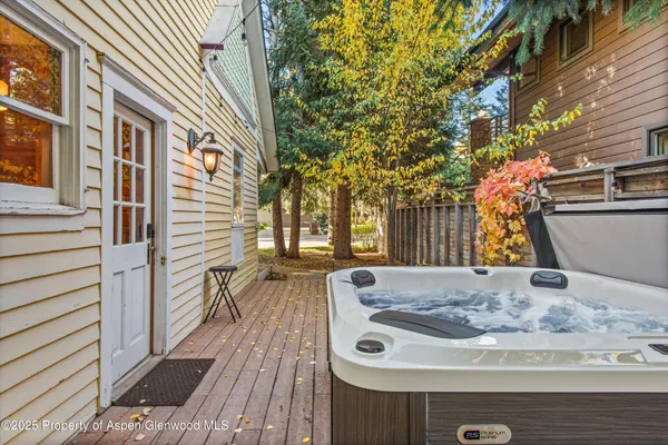 $35,000 | 406 West Smuggler Street, Aspen, CO 81611