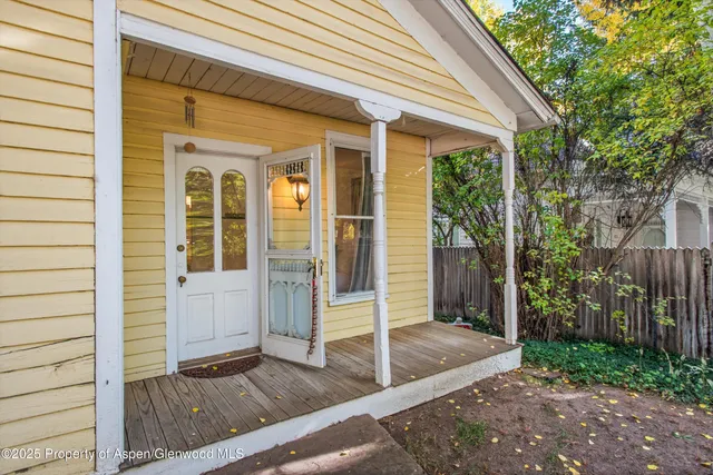 $35,000 | 406 West Smuggler Street, Aspen, CO 81611