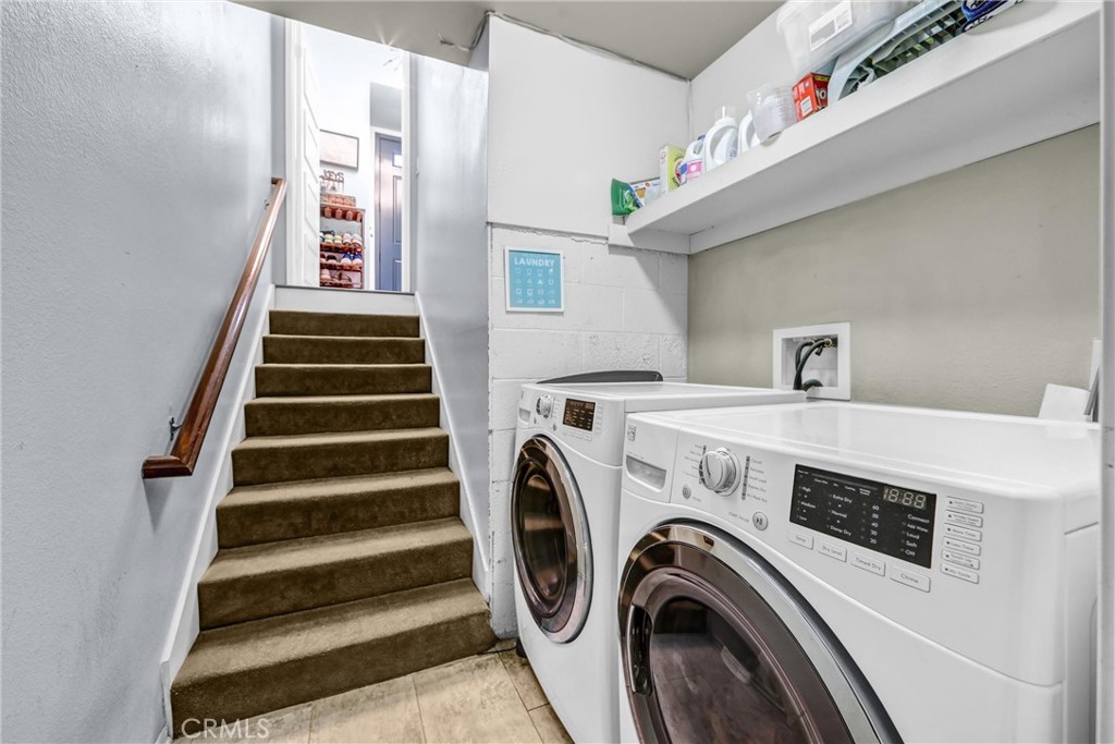 984 West Riverside Drive Burbank, CA 91506 - Photo 28 of 35 a view of washer and dryer with kitchen countertop