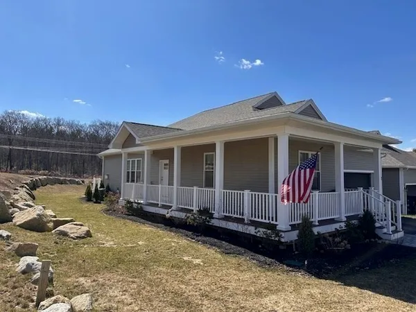 $589,000 | 61 Spring Hill Drive, Unit 61, Uxbridge, MA 01569