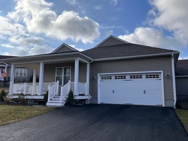 $569,000 | 61 Spring Hill Drive, Unit 61, Uxbridge, MA 01569