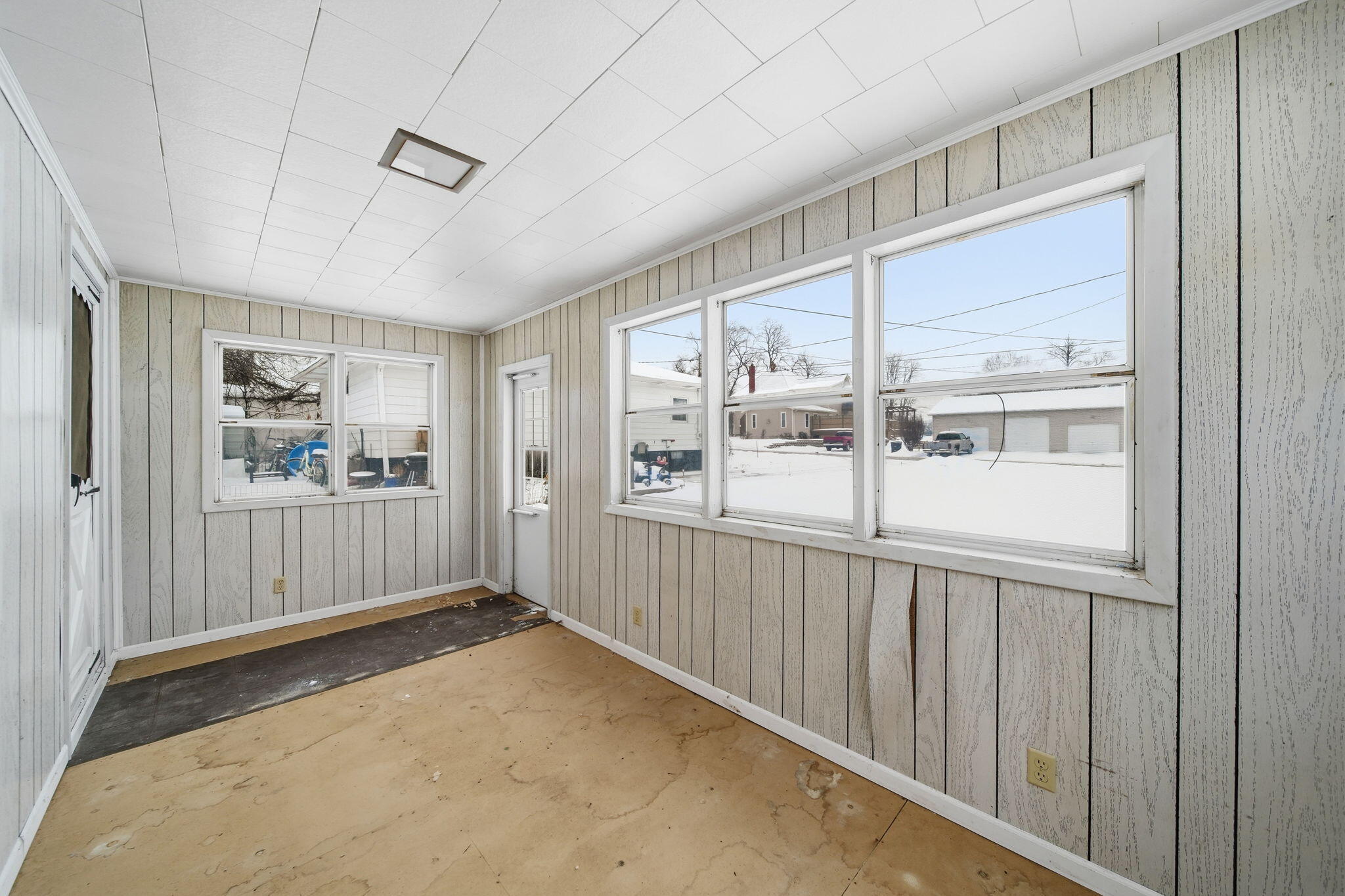 108 Bagg Avenue Jackson, MI 49203 - Photo 6 of 24 6