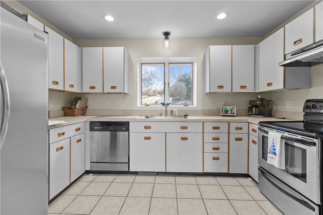 157 Harrison Avenue, Unit 15 Newport, RI 02840 - Photo 11 of 25