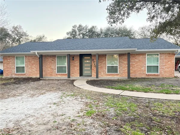 $425,000 | 3710 Windridge Drive, Bryan, TX 77802