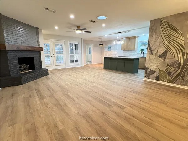 $425,000 | 3710 Windridge Drive, Bryan, TX 77802
