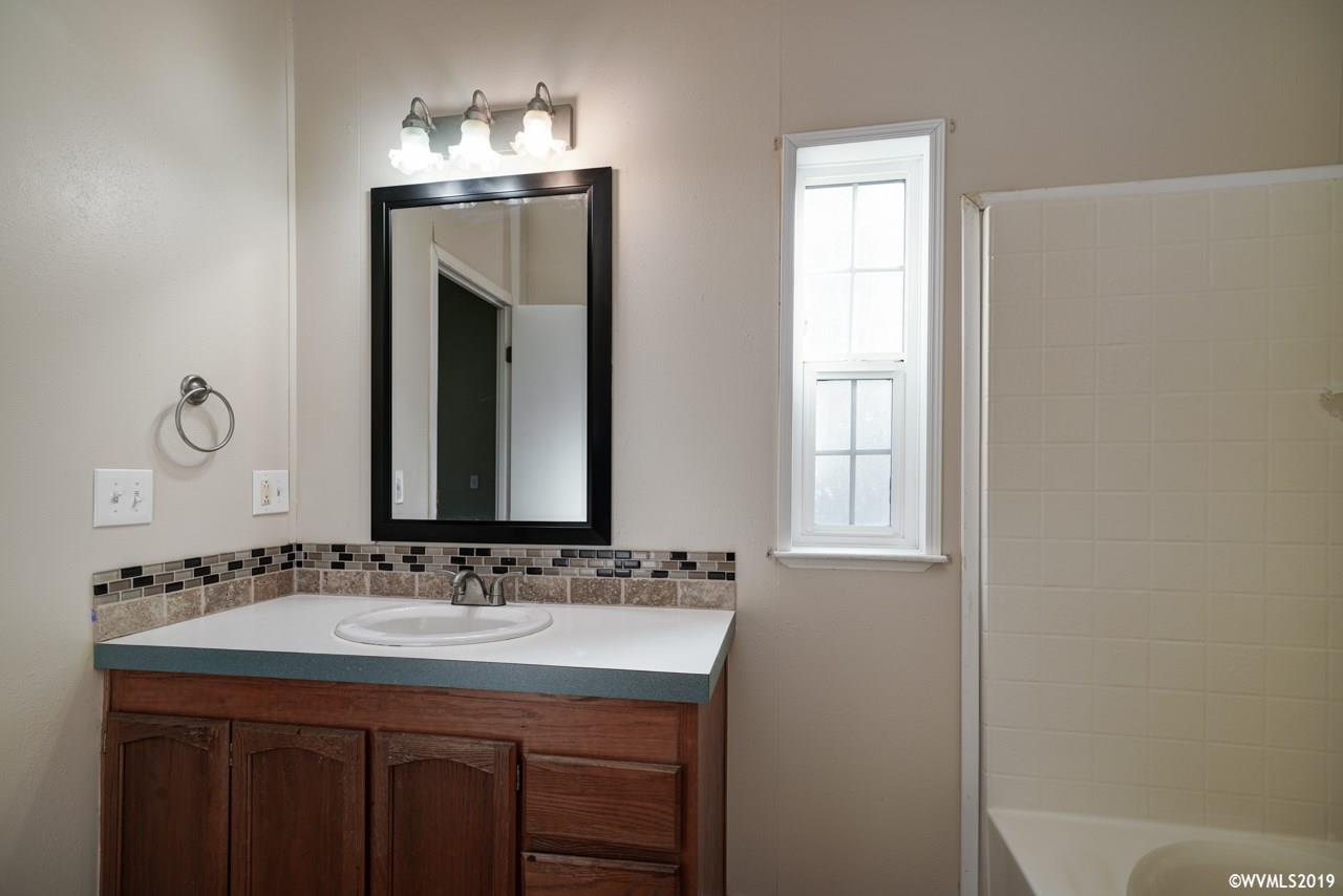 2000 Robins Lane Southeast, Unit 18 Salem, OR 97306 - Photo 18 of 28